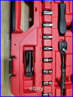 CRAFTSMAN Gunmetal Chrome Mechanics Tool Set (121 pc) CMMT12033 SAE / METRIC