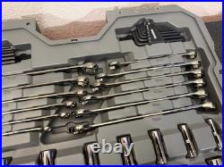 Craftsman Overdrive 154PC SAE/Metric Mechanics Tool Set WithHard Case CMMT99154