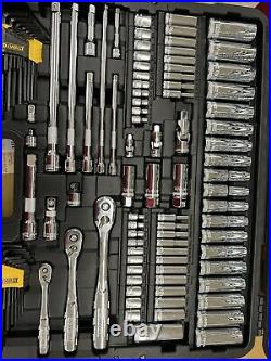 DEWALT DWMT75049 192-Piece Mechanics Tool Set (SAE & Metric)