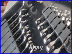 GEARWRENCH 32pc SAE/Metric Ratcheting Combination &Stubby Wrench Set Model 39327