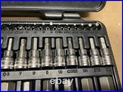 GEARWRENCH 80742 Master SAE/Metric Hex And Torx Bit Socket Set 84 Pc