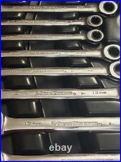 Gearwrench 32 pc Standard & Metric Set, includes bits & holder
