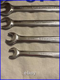 Gearwrench 32 pc Standard & Metric Set, includes bits & holder