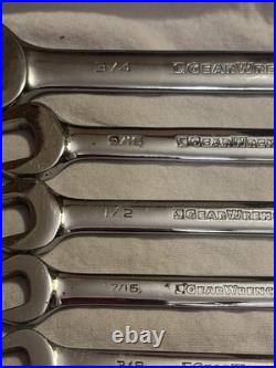 Gearwrench 32 pc Standard & Metric Set, includes bits & holder