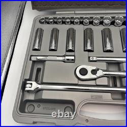 JOHN DEERE 25 PIECE 1/2-IN. DRIVE SAE SOCKET SET PT20989 Blow Molded Case
