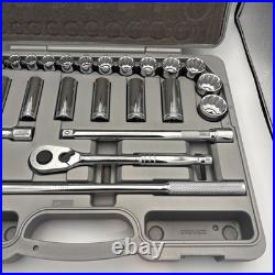 JOHN DEERE 25 PIECE 1/2-IN. DRIVE SAE SOCKET SET PT20989 Blow Molded Case