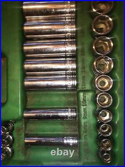 S K Tools 91844 41 Piece 1/4 Drive SAE/Metric Standard/Deep Socket Set USA Case S K Tools 91844 41 Piece 1/4 Drive SAE/Metric Standard/Deep Socket Set USA Case